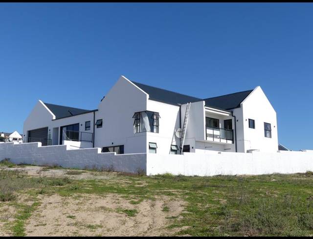 5 BEDROOM HOUSE FOR SALE IN DA GAMA BAY